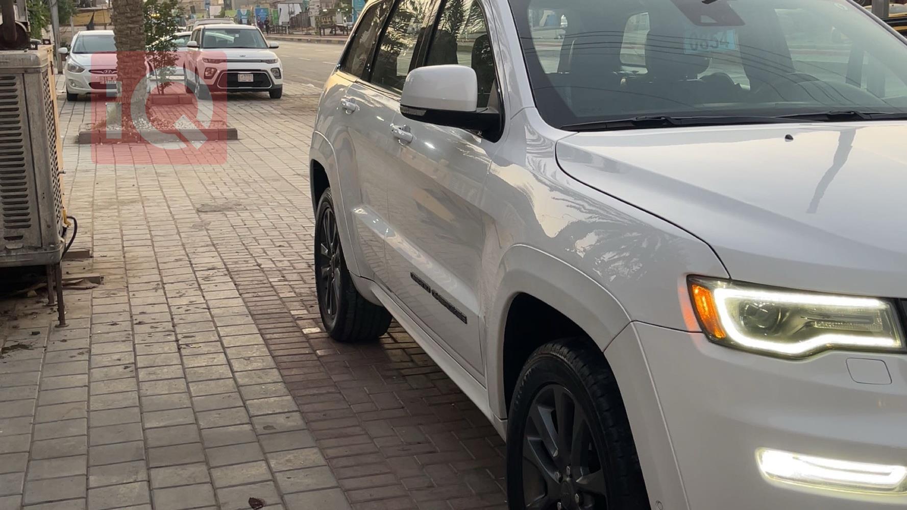 جیپ گراند شیرۆکی